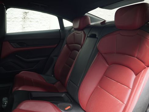 Used 2021 Porsche Taycan RWD image 27