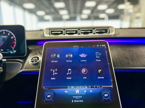 Used 2023 Mercedes-Benz S 500 4MATIC w/ AMG Line image 26