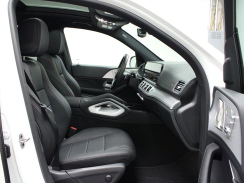 Used 2026 Mercedes-Benz GLS 450 4MATIC image 17