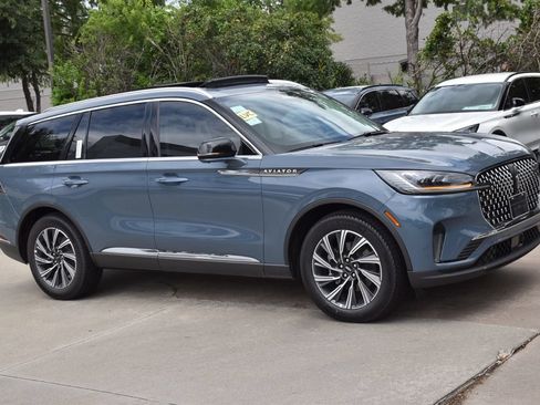 New 2026 Lincoln Aviator 2WD image 4