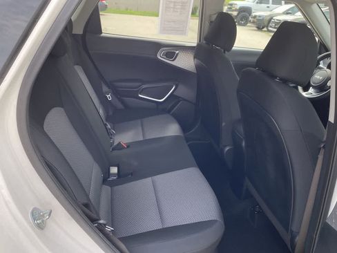 Used 2023 Kia Soul LX w/ LX Technology Package FWD image 18