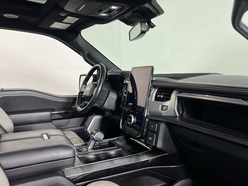 Used 2022 Ford F150 Lightning Platinum image 29