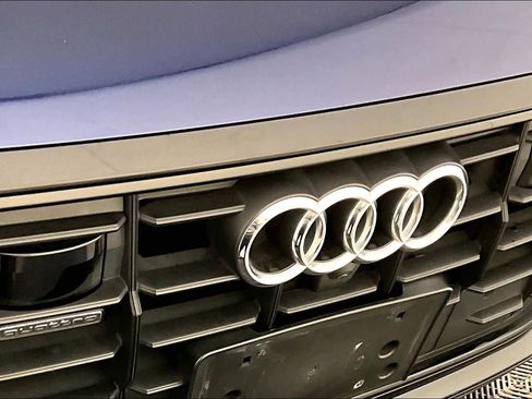 Used 2019 Audi Q8 Prestige image 32