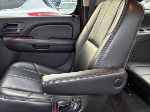 Used 2013 Chevrolet Suburban LT image 34
