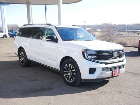 Certified 2025 Ford Expedition Max Platinum image 3