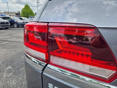 Used 2021 Volkswagen Atlas SE AWD/4WD image 10
