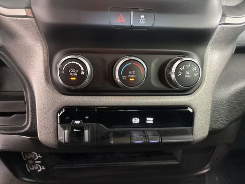 Used 2024 RAM 2500 Tradesman w/ Chrome Appearance Group image 16