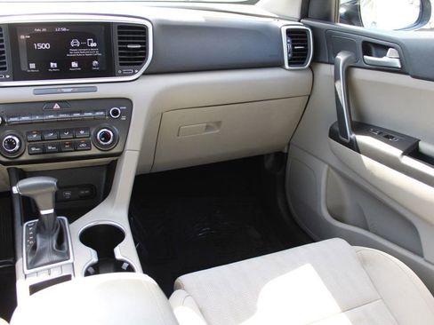 Used 2020 Kia Sportage LX image 30