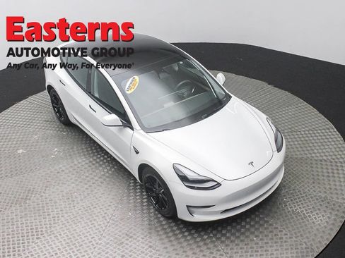 Used 2023 Tesla Model 3 Standard Range RWD image 3
