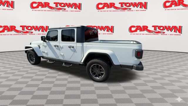 Used 2023 Jeep Gladiator Overland AWD/4WD image 6