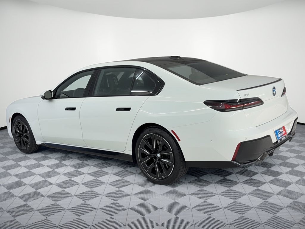 Certified 2024 BMW i7 eDrive50 w/ M Sport Package RWD image 3