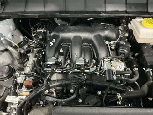 Used 2025 Nissan Pathfinder SV image 28