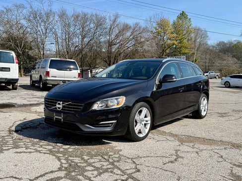 Used 2015 Volvo V60 T5 Premier image 2
