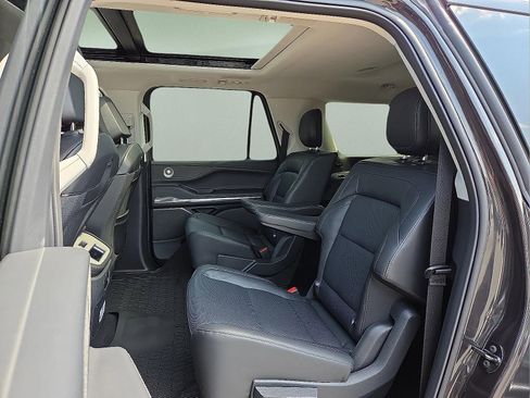 New 2025 Lincoln Navigator L Reserve image 11