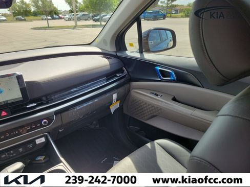 New 2026 Kia Carnival FWD image 18