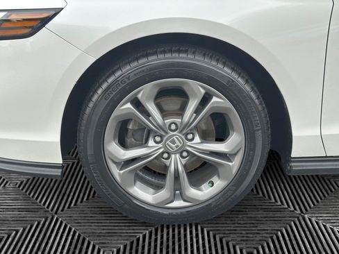 Used 2024 Honda Accord EX image 9