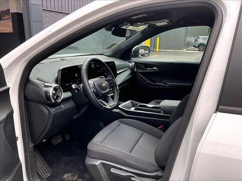 Used 2025 Chevrolet Equinox LT AWD/4WD image 7