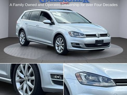 Used 2016 Volkswagen Golf SE w/ Lighting Package FWD image 2