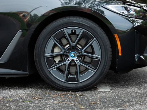 Used 2023 BMW i4 eDrive40 w/ Premium Package RWD image 15