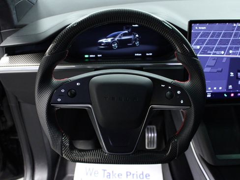 Used 2022 Tesla Model X Plaid image 19