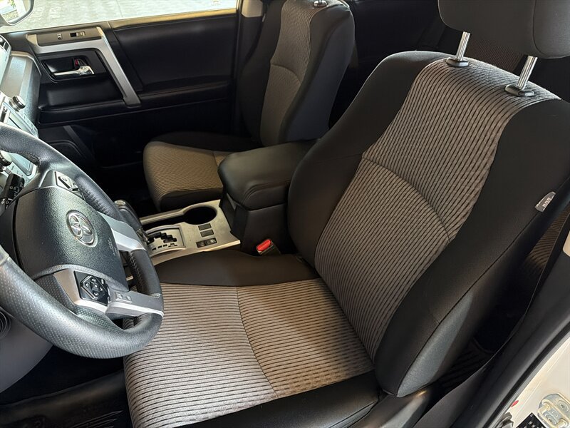 Used 2018 Toyota 4Runner SR5 AWD/4WD image 14