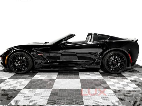 Used 2019 Chevrolet Corvette Grand Sport w/ Carbon Flash Badge Package RWD image 5