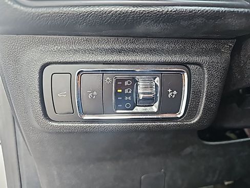 Used 2022 Lincoln Corsair AWD w/ Premium Package image 22