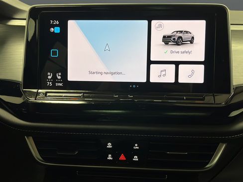Used 2024 Volkswagen Atlas Cross Sport SE w/ Panoramic Sunroof Package AWD/4WD image 13