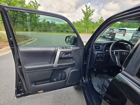 Used 2018 Toyota 4Runner SR5 RWD image 21
