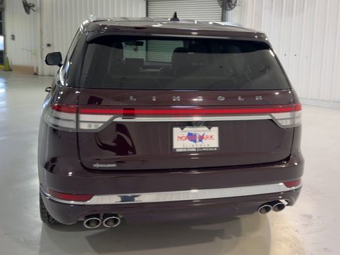 Used 2023 Lincoln Aviator Black Label AWD/4WD image 8