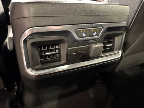 Used 2019 GMC Sierra 1500 Denali w/ Denali Ultimate Package AWD/4WD image 27