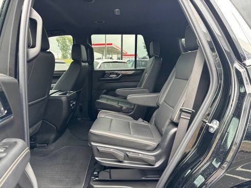 Used 2025 GMC Yukon Elevation AWD/4WD image 25