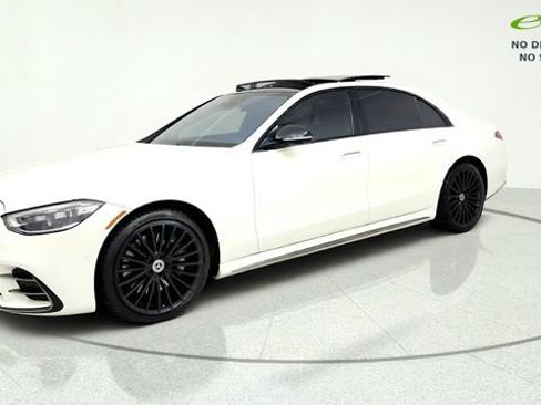 Used 2023 Mercedes-Benz S 580 4MATIC Sedan w/ AMG Line image 4