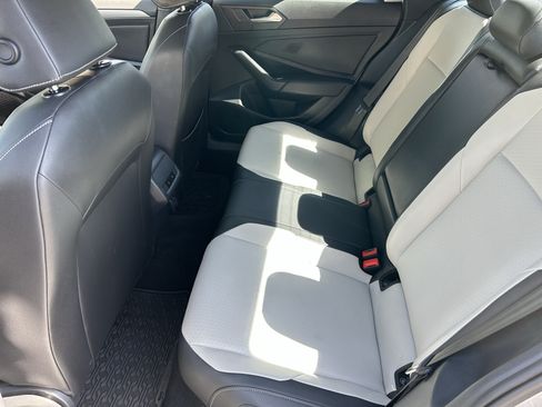 Used 2019 Volkswagen Jetta R-Line w/ R-Line Cold Weather Package FWD image 15