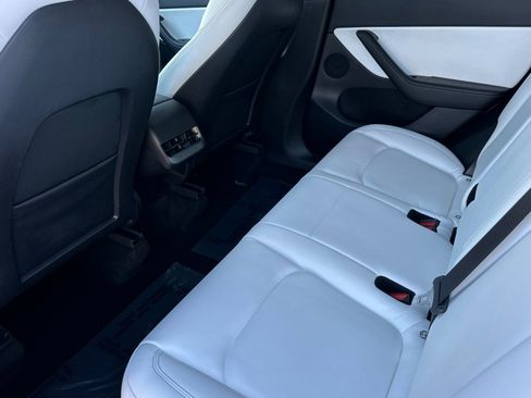 Used 2021 Tesla Model Y Performance image 13