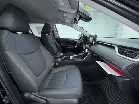 Certified 2022 Toyota RAV4 LE AWD/4WD image 19