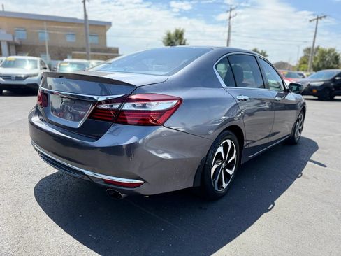 Used 2016 Honda Accord EX image 3