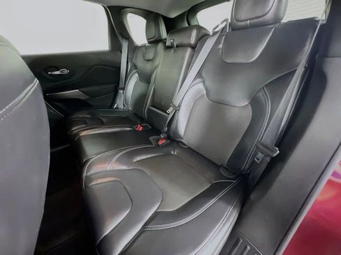 Used 2021 Jeep Cherokee Latitude Plus AWD/4WD image 24