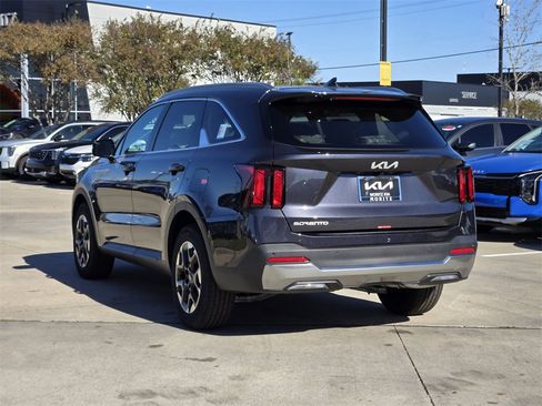 New 2026 Kia Sorento S image 3