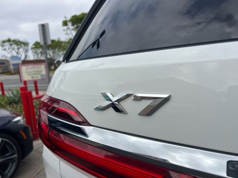 Used 2019 BMW X7 xDrive40i w/ Premium Package AWD/4WD image 9