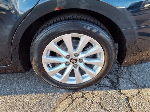 Used 2020 Toyota Camry LE image 32