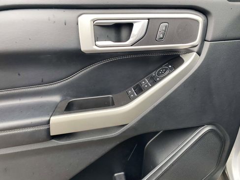 Used 2021 Ford Explorer XLT w/ Equipment Group 202A image 15