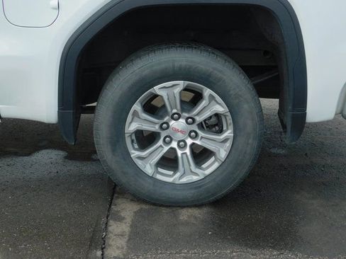 Used 2025 GMC Sierra 1500 SLT image 11