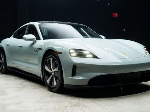 Used 2025 Porsche Taycan RWD image 6