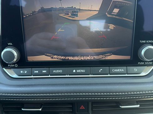 Used 2021 Nissan Rogue S image 20