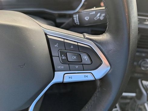 Used 2024 Volkswagen Jetta SE image 9