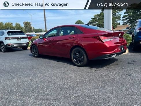 Used 2023 Hyundai Elantra SEL FWD image 6