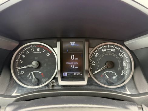 Used 2023 Toyota Tacoma SR5 w/ SR5 Appearance Package RWD image 18