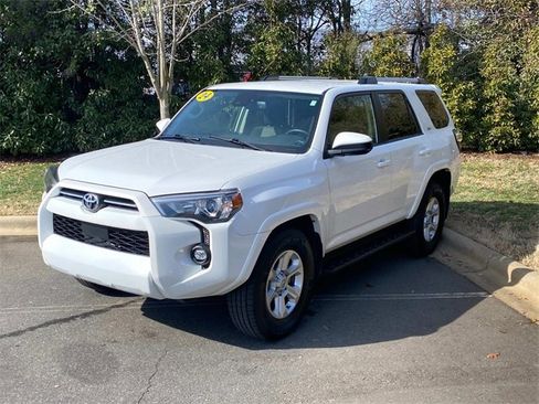 Used 2024 Toyota 4Runner SR5 image 3