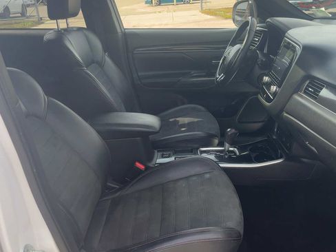 Used 2020 Mitsubishi Outlander LE FWD image 24